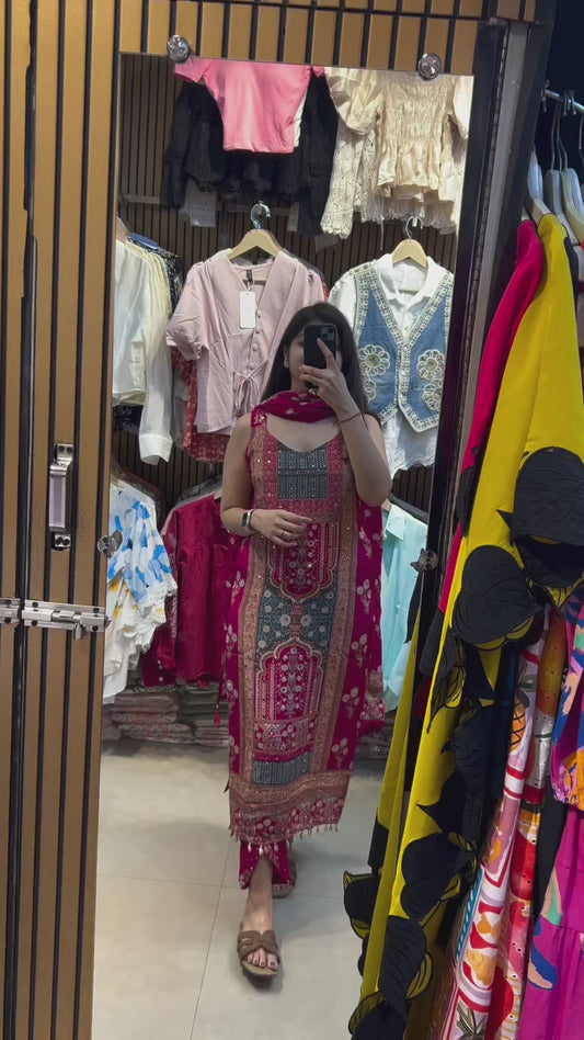 Sleevless printed chinon suit set